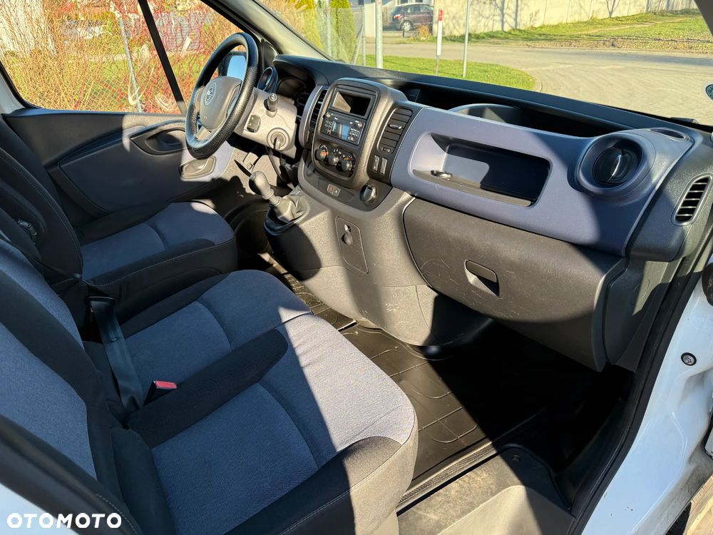 Opel vivaro - 9