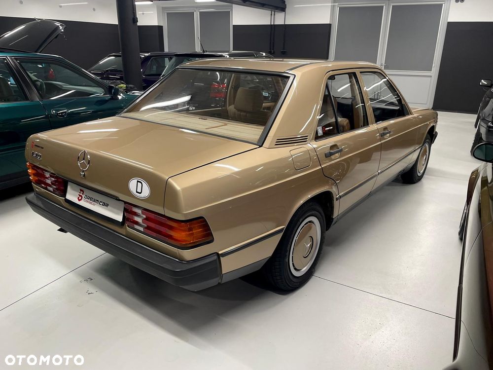 Mercedes-Benz W201 (190) - 8