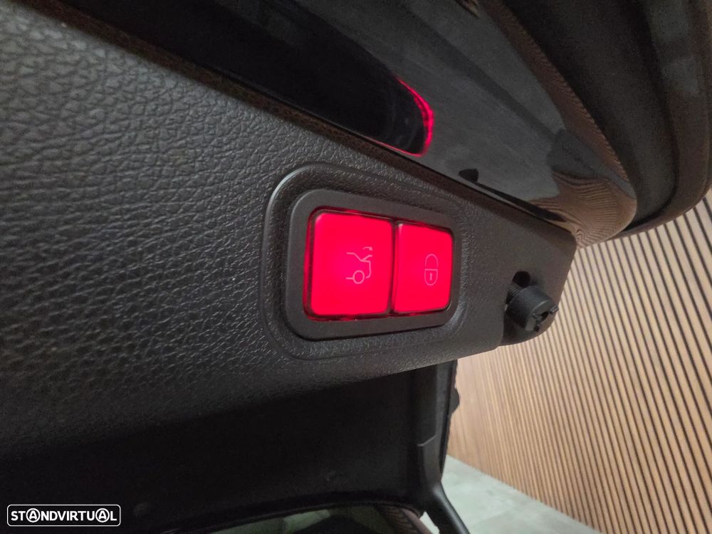 Mercedes-Benz E 220 d 9G-TRONIC Exclusive - 25