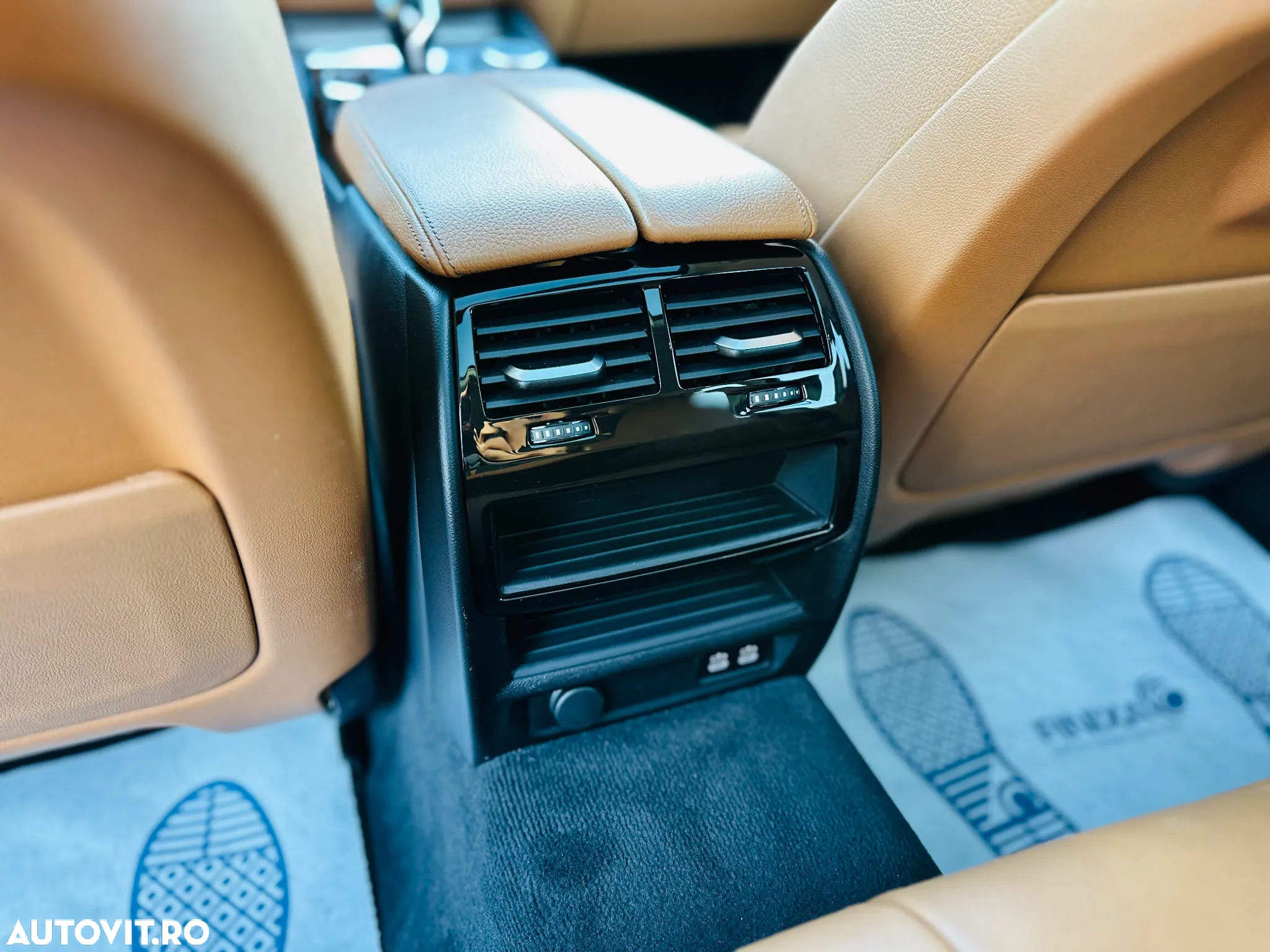 BMW Seria 5 530e xDrive Touring Aut. - 34