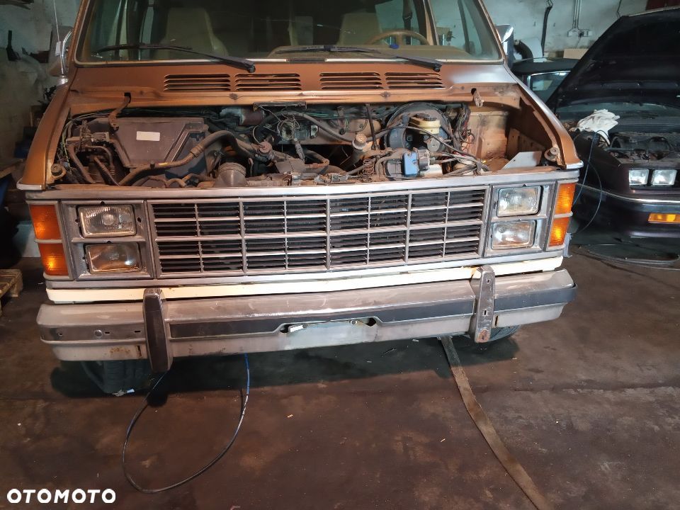 DODGE RAM VAN B150 B250 B350 71-93 GMC SAVANA CHEVROLET EXPRESS VANDURA G20 G30 zderzak przod przedni chevrolet ramcharger front bumper g2500 g1500 g3500 RAMCHARGER W150 W250 W350 D150 D250 D350 PICKUP - 1