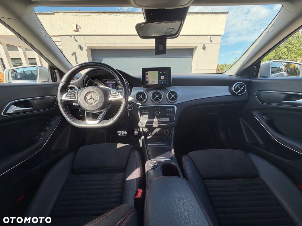 Mercedes-Benz CLA 220 d 4-Matic AMG Line - 12