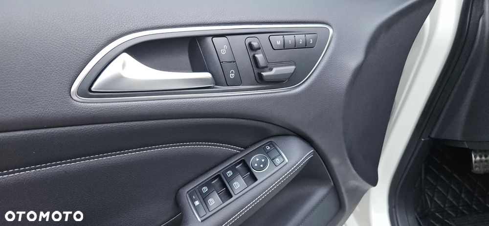 Mercedes-Benz Klasa B 200 (BlueEFFICIENCY) 7G-DCT - 33