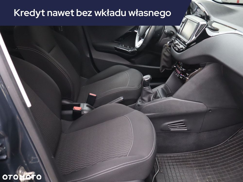 Peugeot 208 - 11