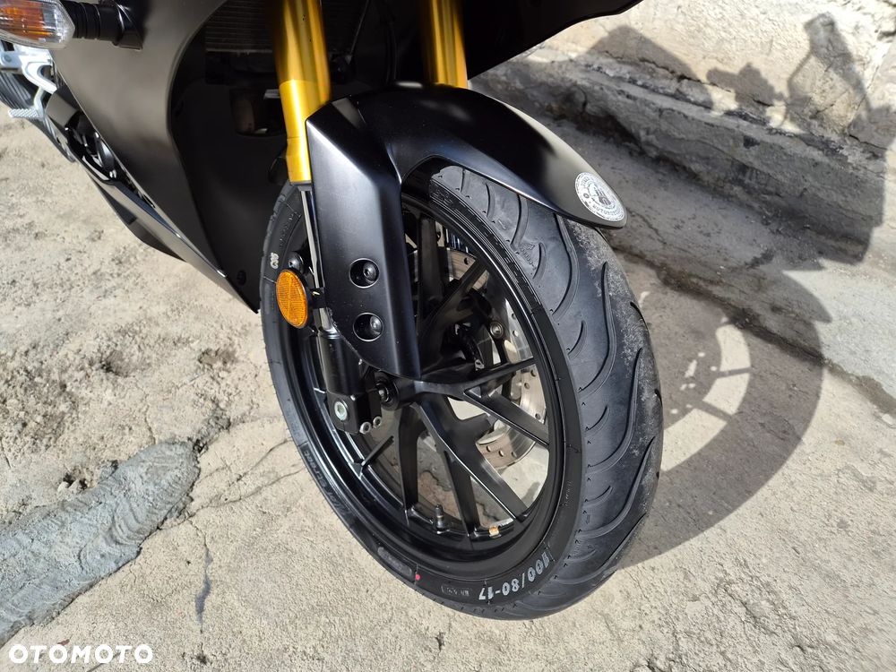 Yamaha YZF - 7