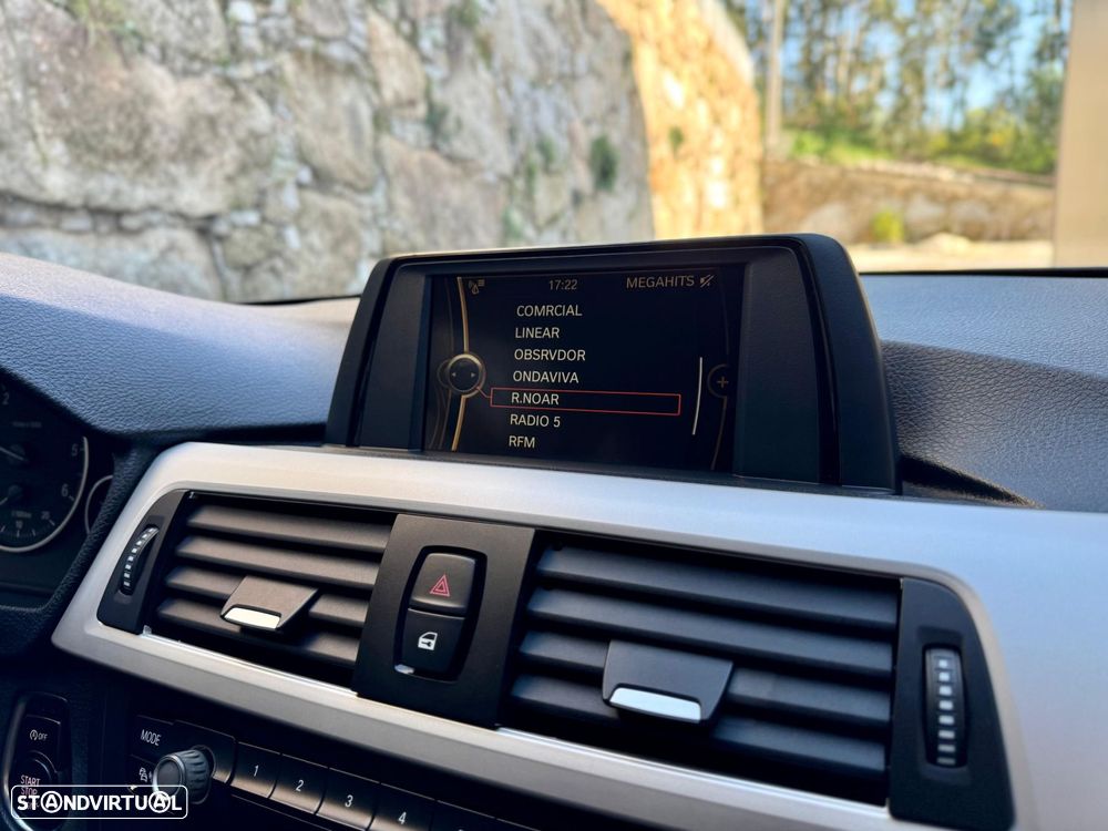 BMW 318 d Touring Auto - 34