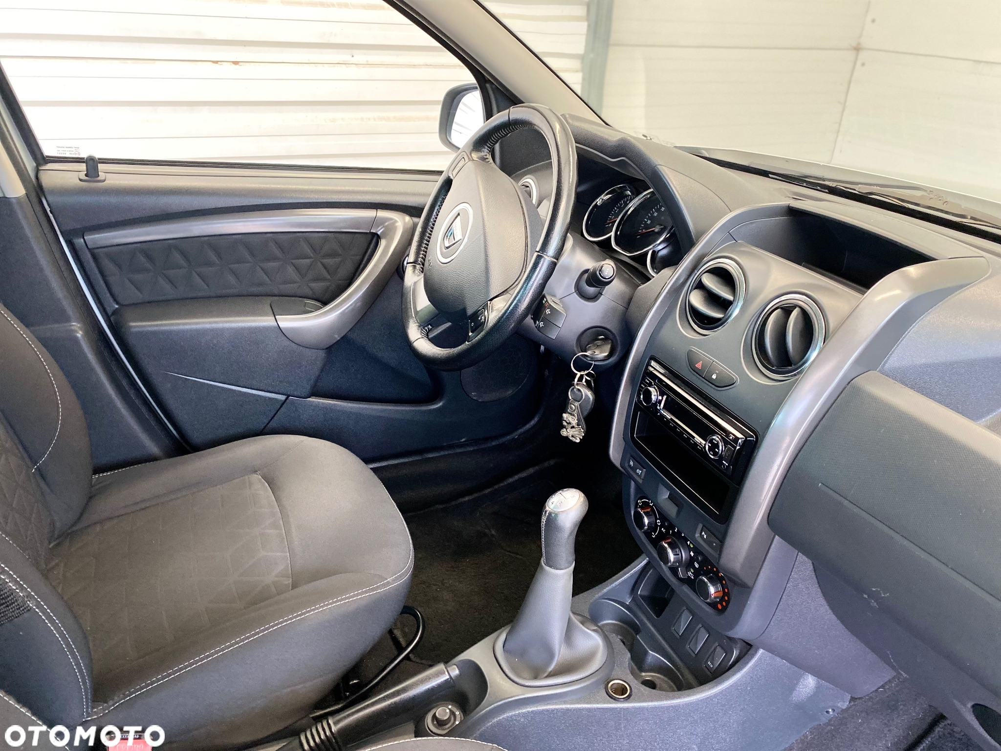 Dacia Duster 1.6 Laureate - 12