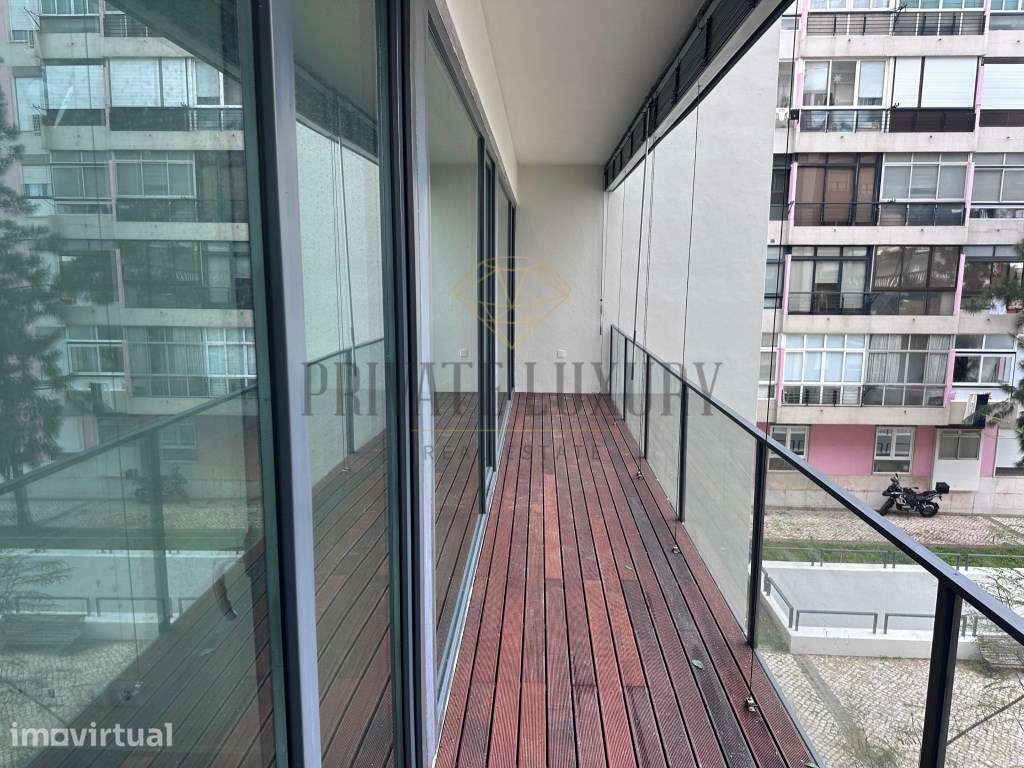 Apartamento T2 em Belém, próximo do Colégio Bom Sucesso - Grande imagem: 2/16