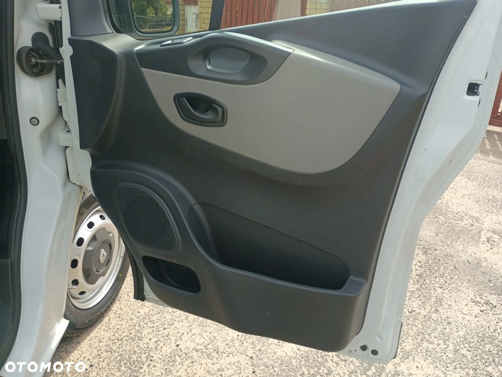 Renault Trafic - 16