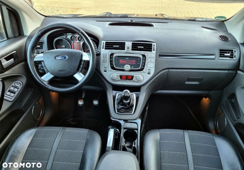 Ford Kuga - 32