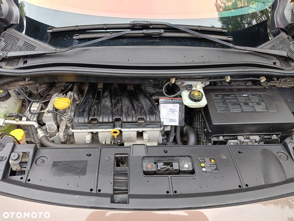 Renault Scenic 2.0 16V Privilege CVT - 17
