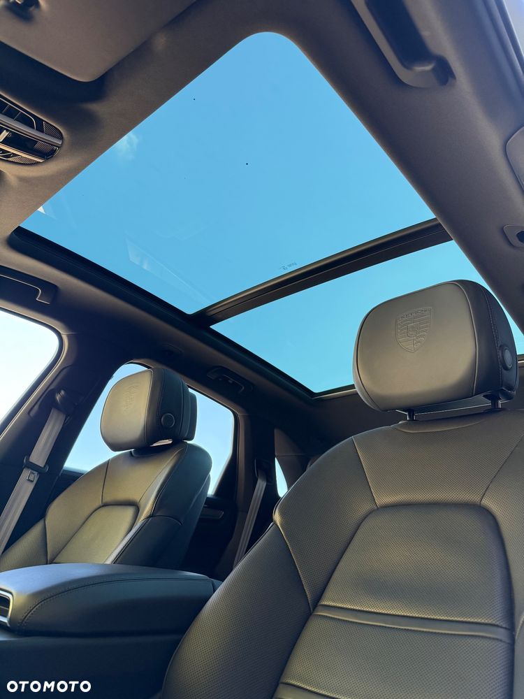 Porsche Cayenne Platinum Edition - 13