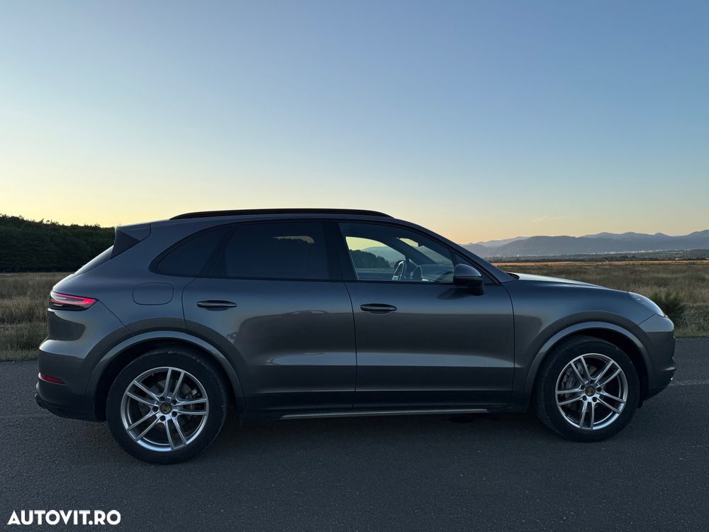 Porsche Cayenne - 32