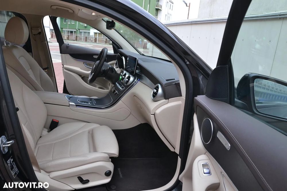 Mercedes-Benz GLC - 11