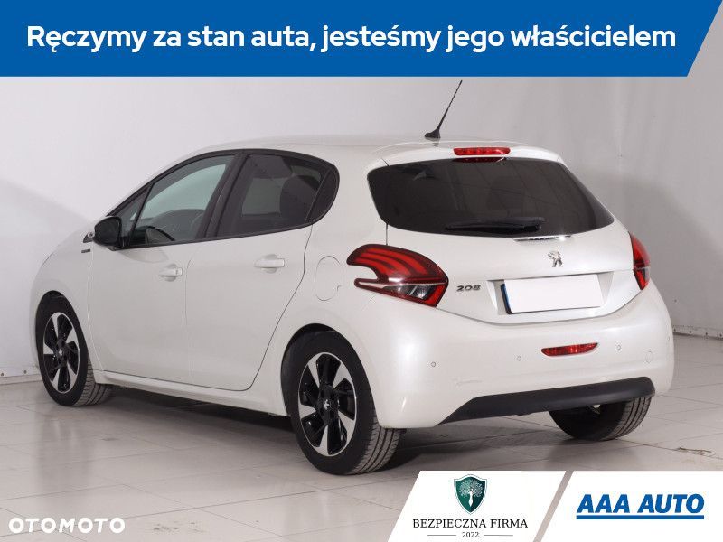 Peugeot 208 - 6