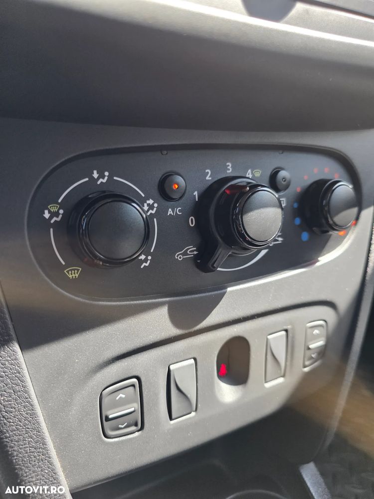 Dacia Sandero 0.9 Ambiance - 13