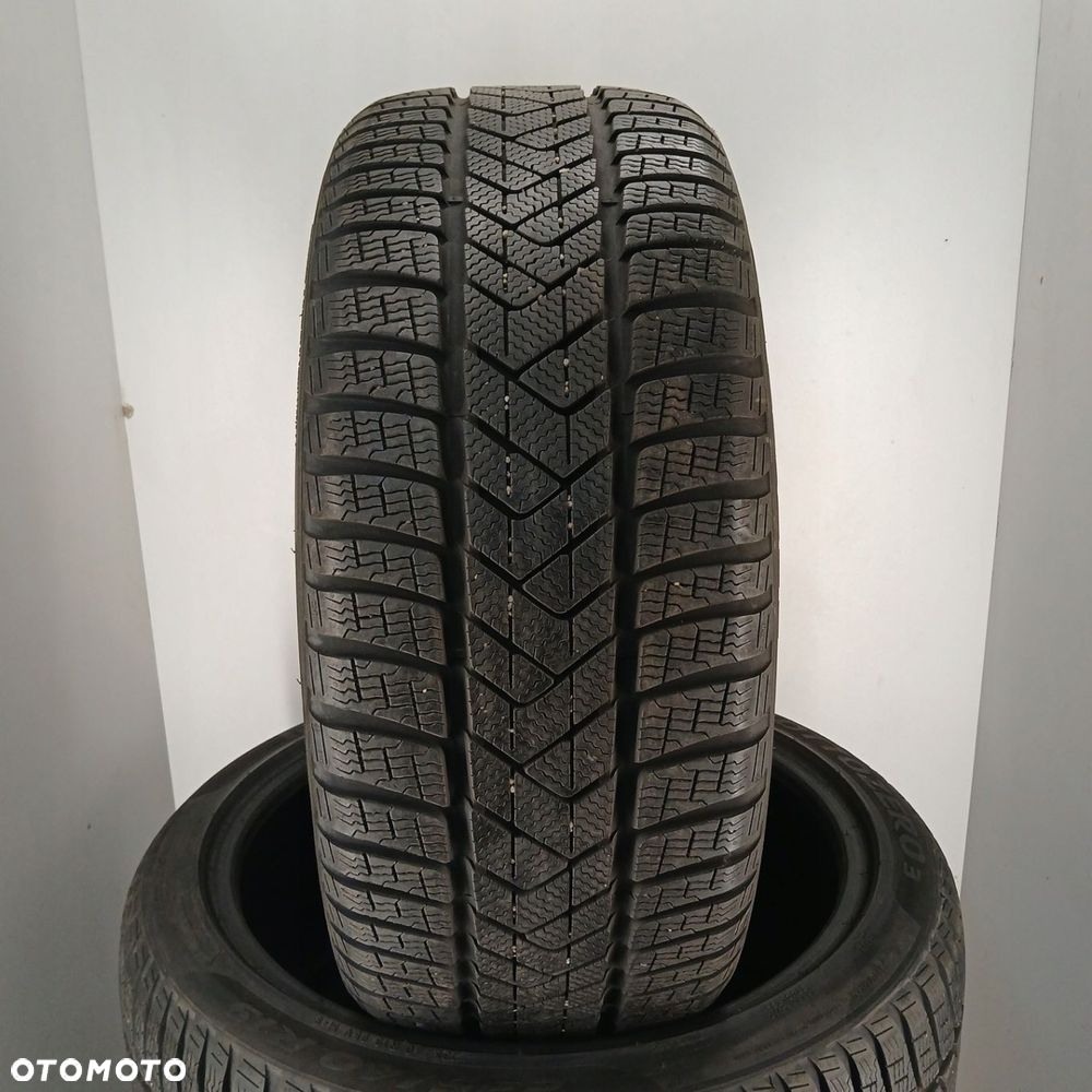 4x 235/40R19 opony zimowe Pirelli Winter SottoZero 3 7mm D87433 - 2