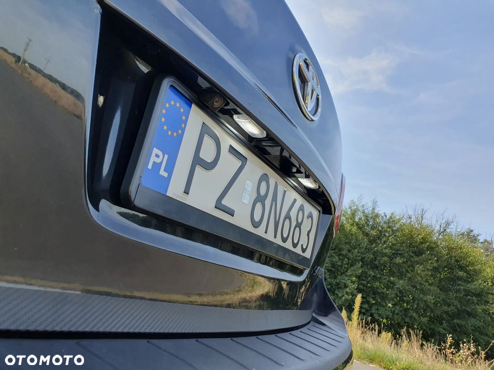 Toyota Avensis 1.8 Sol plus NAVI - 24