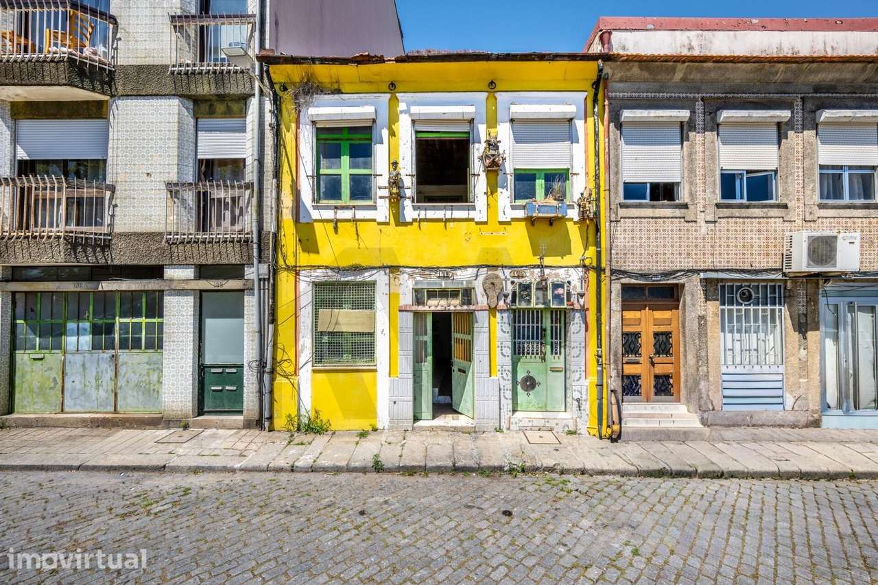 Prédio com vista Douro para reabilitar — Fontaínhas — Potencial de amp - Grande imagem: 2/26