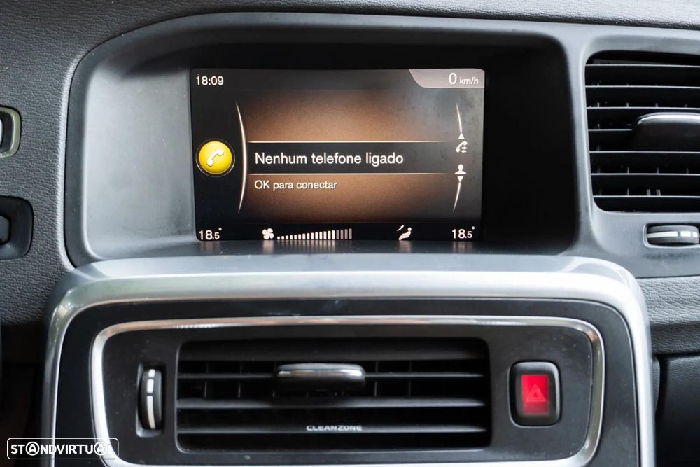 Volvo V60 Cross Country 2.0 D3 Momentum - 15