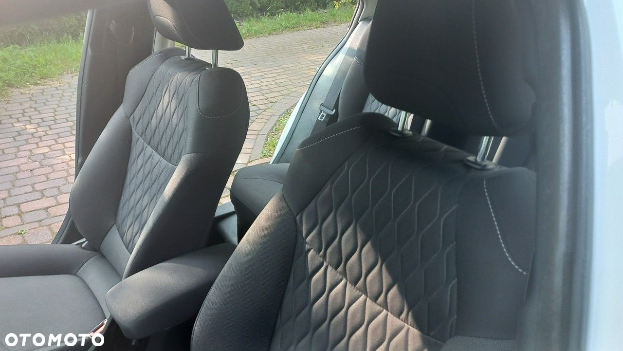 Toyota Corolla - 13