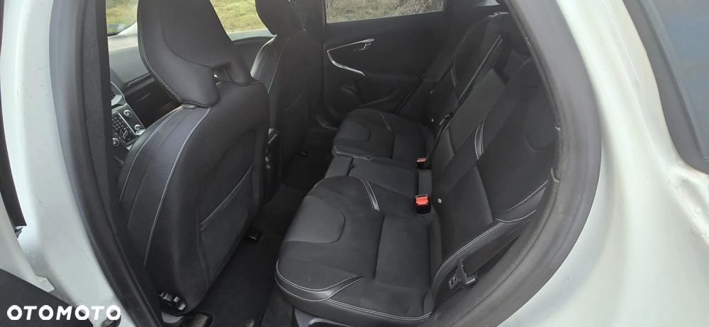 Volvo V40 D4 Drive-E Momentum - 5