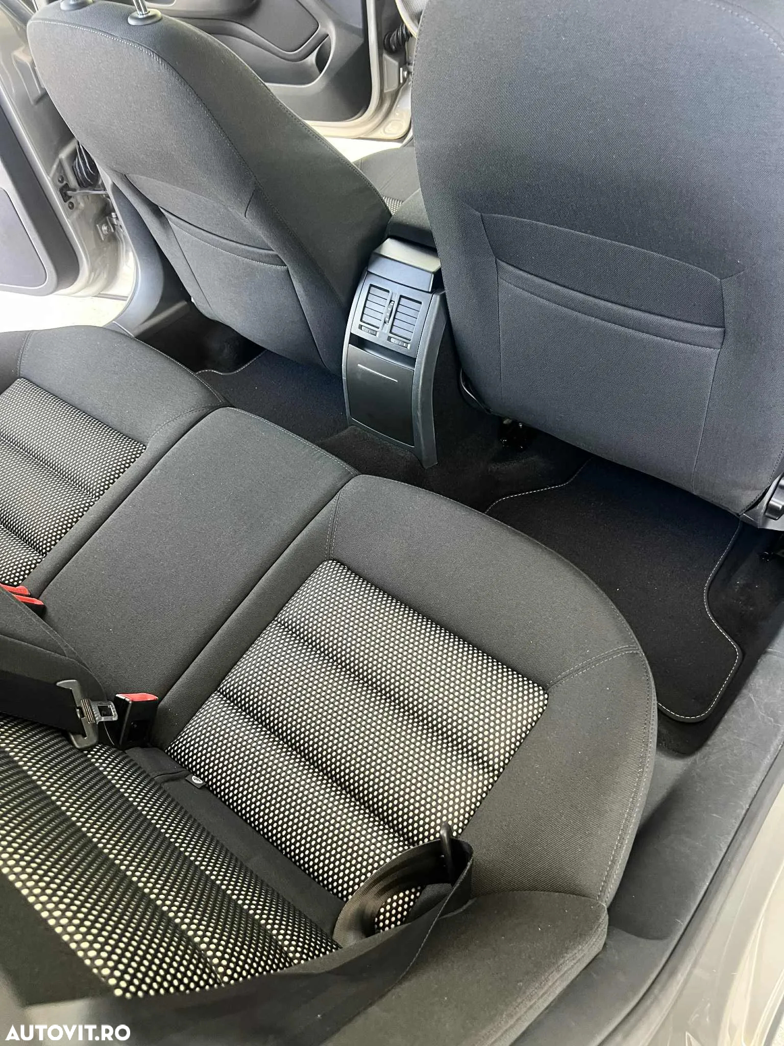 Skoda Octavia Combi 2.0 TDI 4x4 Scout - 10