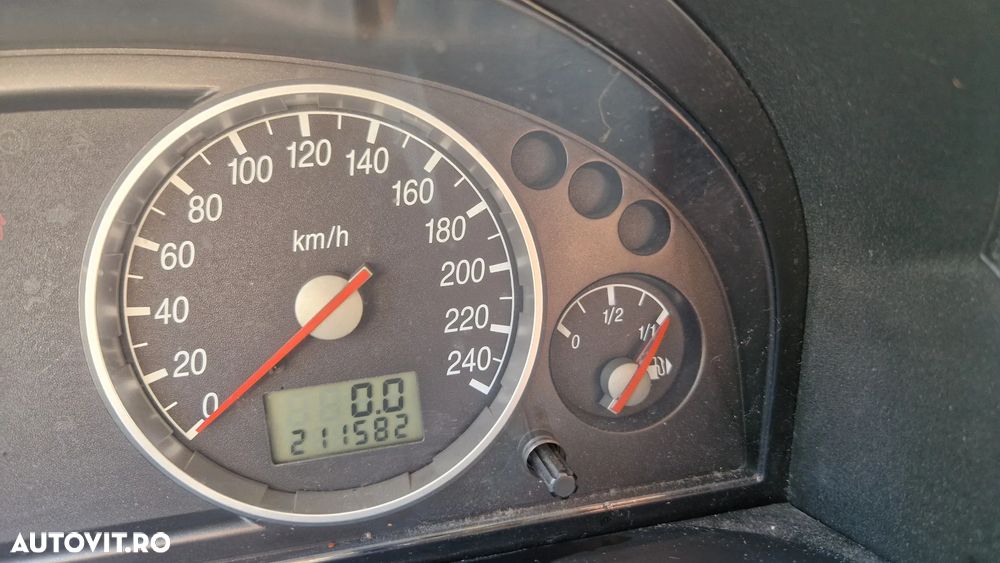 Ford Mondeo 2.0TDCi Ambiente - 12