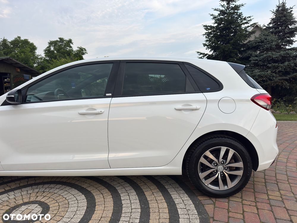 Hyundai i30 1.4 Passion Plus - 13