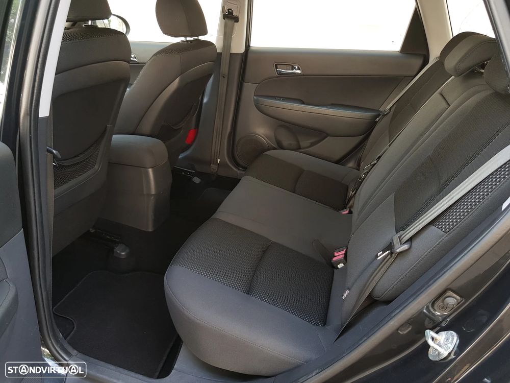 Hyundai i30 CW 1.4 CVVT Blue Comfort - 23