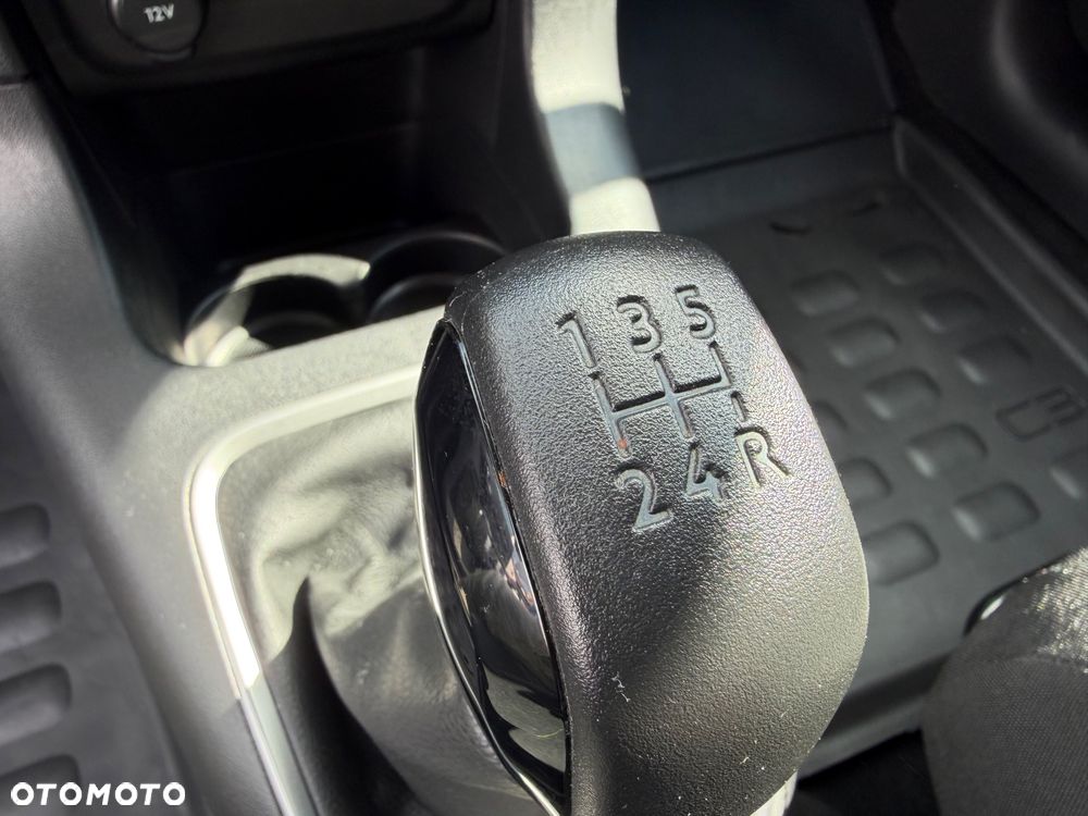 Citroën C3 1.2 PureTech Shine - 23