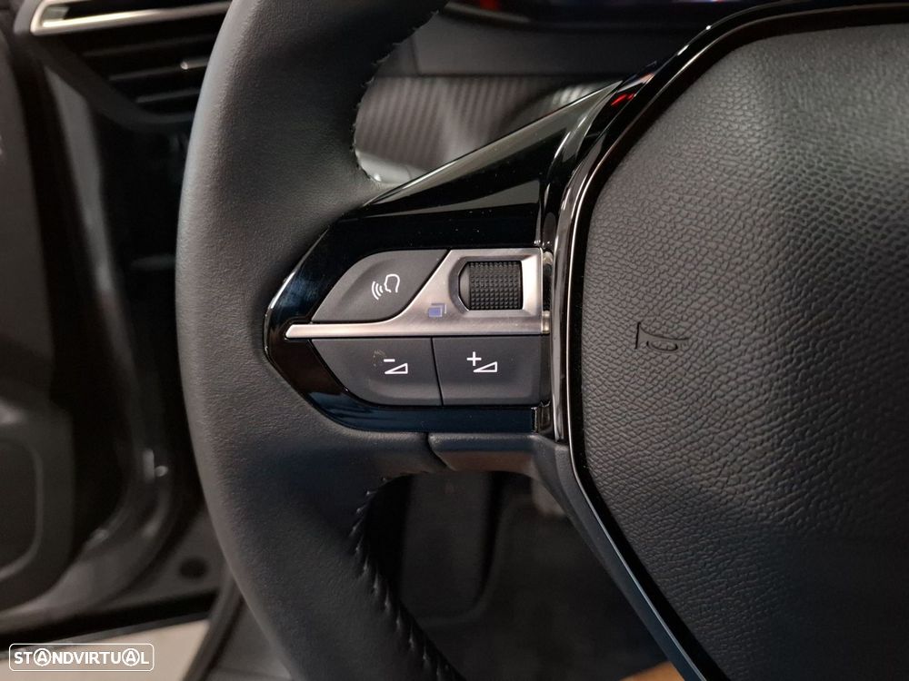 Peugeot 2008 1.2 PureTech Allure - 15