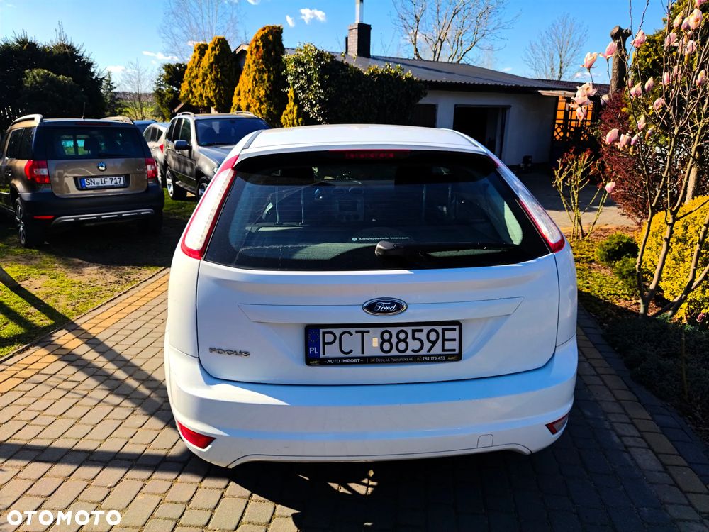 Ford Focus 1.4 16V Style+ - 17