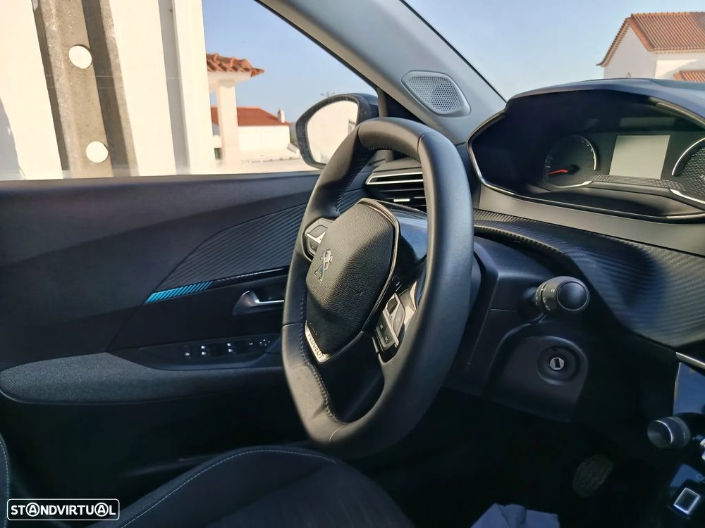 Peugeot 2008 - 11