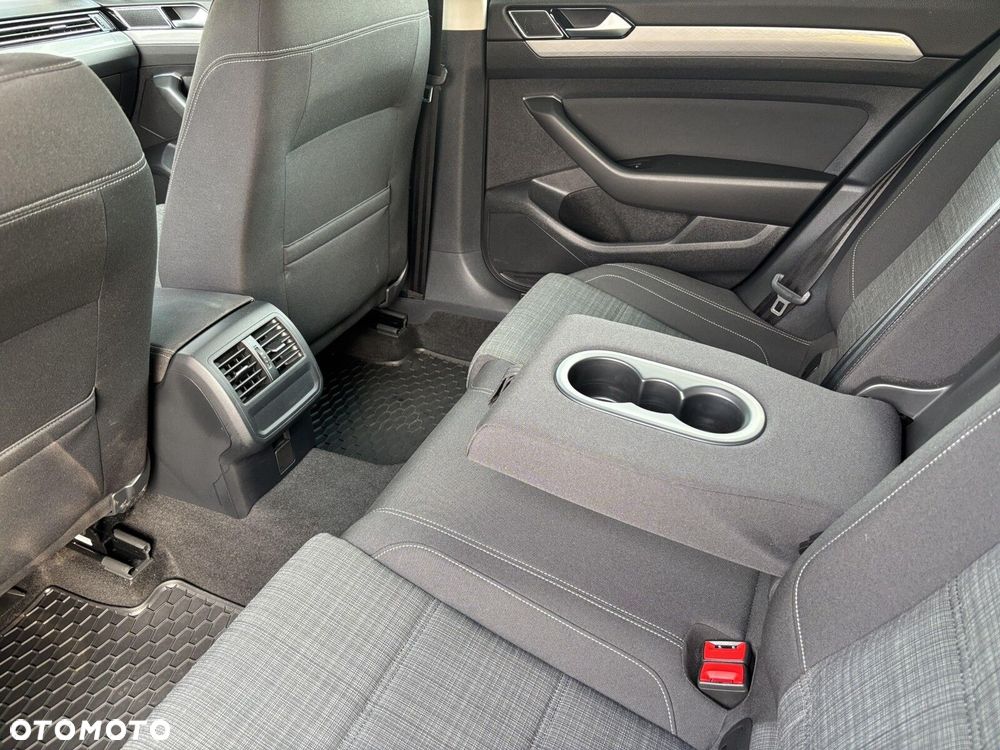 Volkswagen Passat Variant - 19