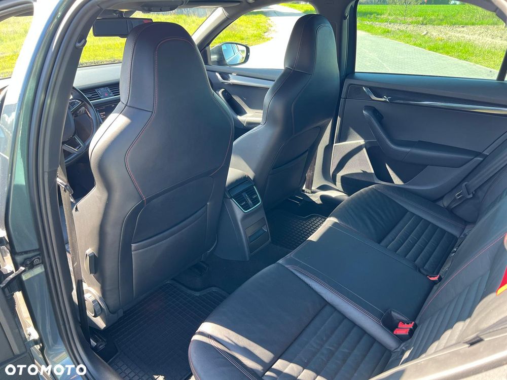 Skoda Octavia 2.0 TDI RS DSG - 19