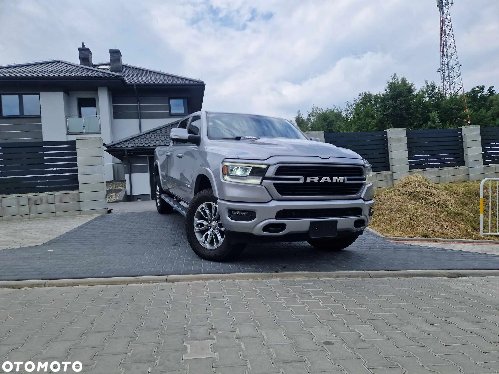 Dodge RAM 1500 5.7 4x4 - 17