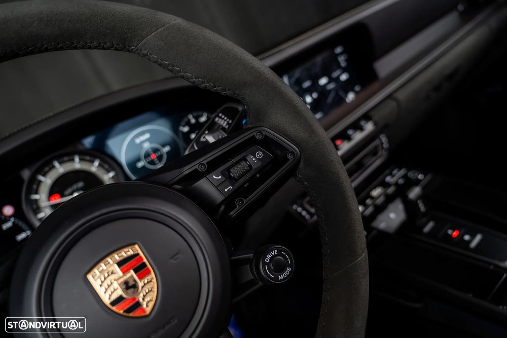 Porsche 911 (992) Carrera Cabrio 4 GTS PDK - 20