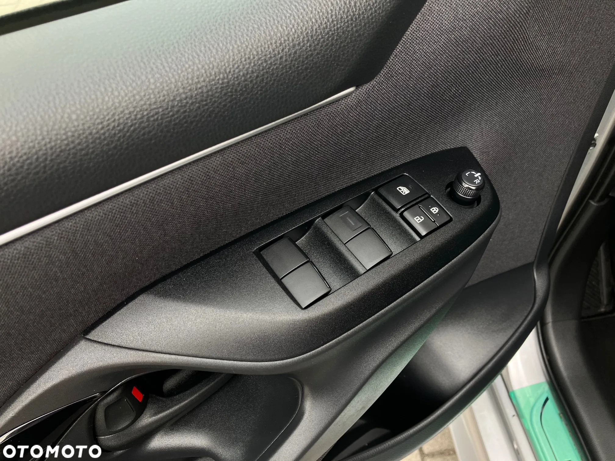 Toyota Yaris Hybrid 1.5 Style - 31