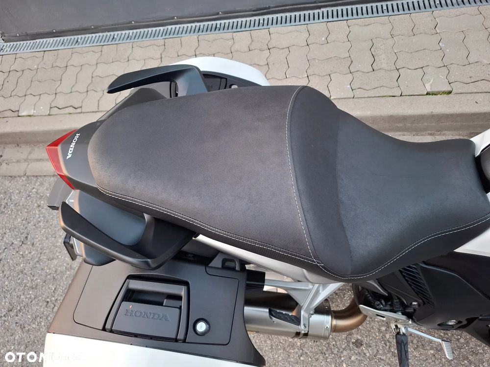 Honda VFR - 24
