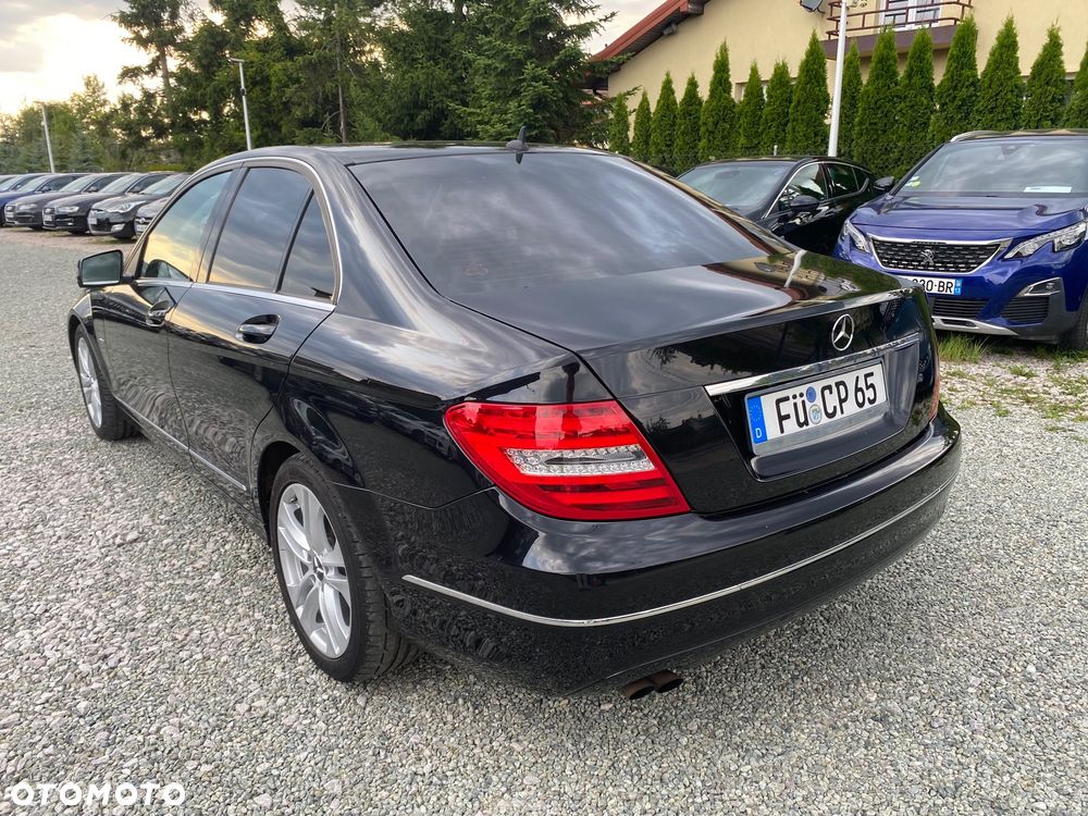 Mercedes-Benz Klasa C 180 CGI Automatik BlueEFFICIENCY Avantgarde - 4