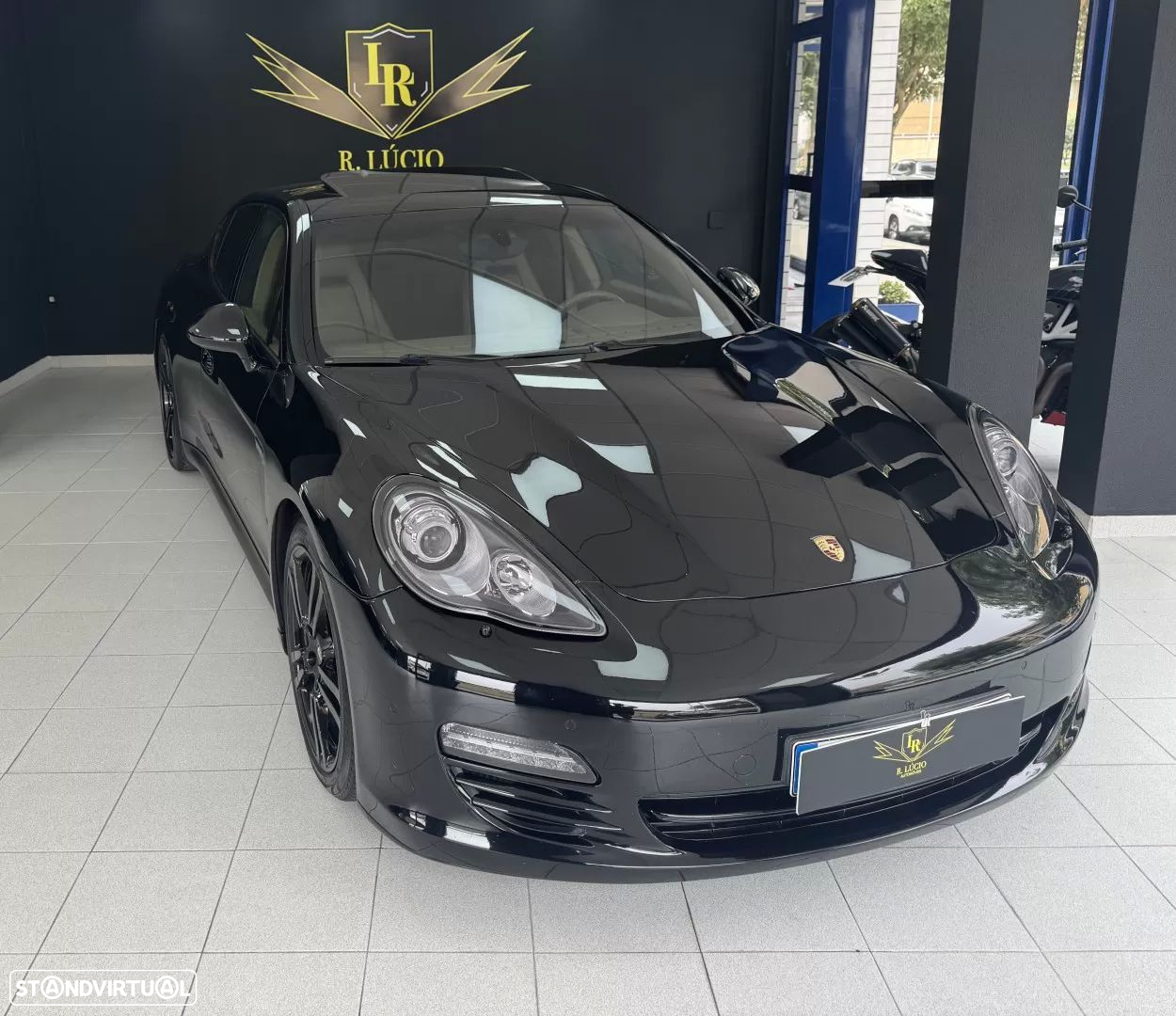 Porsche Panamera Standard - 4