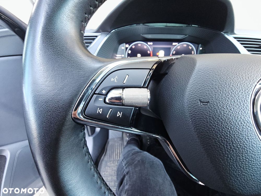 Skoda Superb 2.0 TSI Sportline DSG - 22