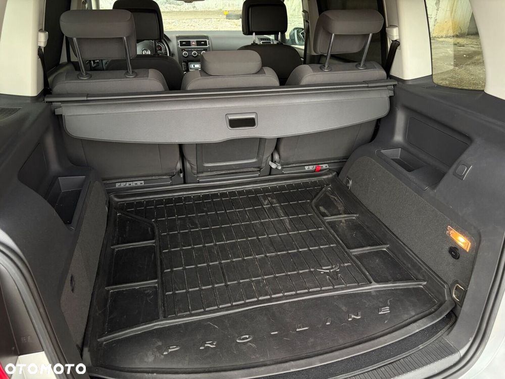 Volkswagen Touran 2.0 TDI DPF Highline - 23