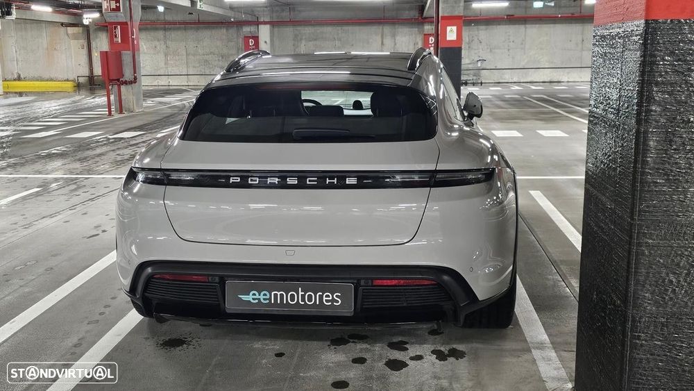Porsche Taycan Cross Turismo 4 - 22