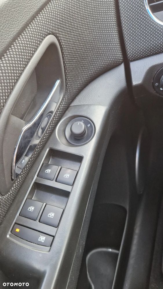 Chevrolet Cruze 1.6 LT - 13