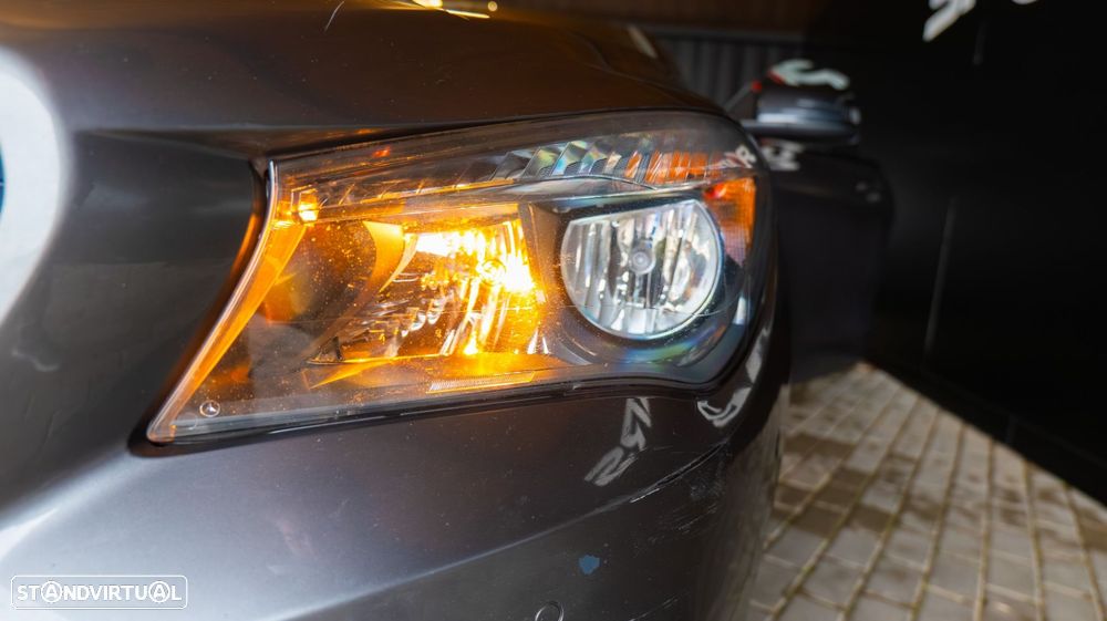 Mercedes-Benz CLA 200 d Shooting Brake Urban Aut. - 28