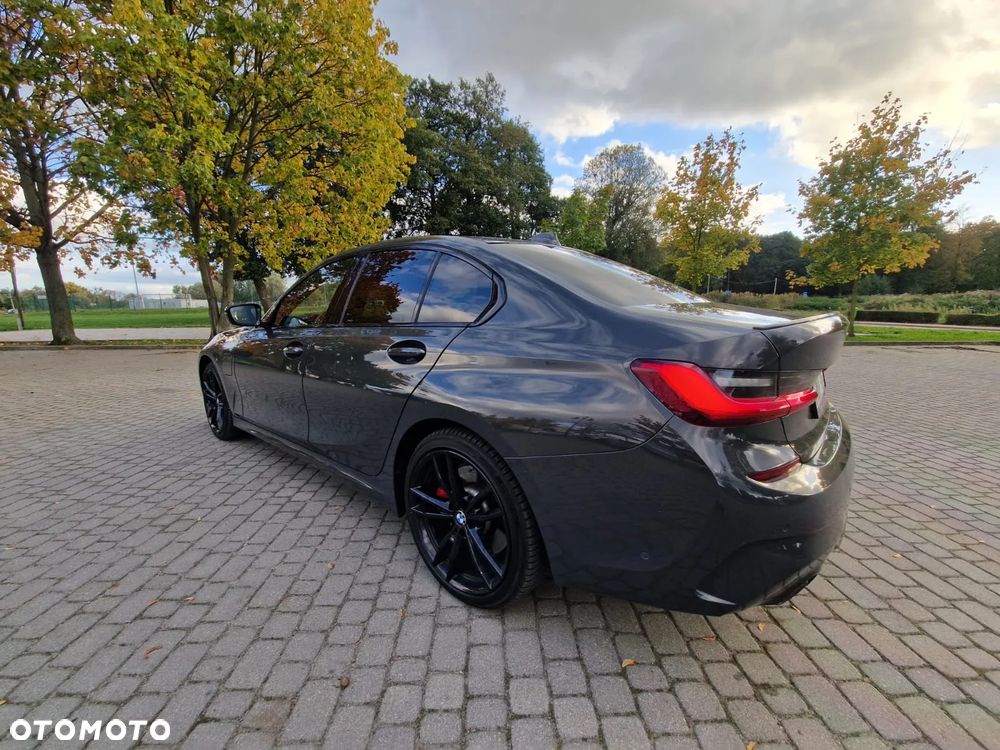 BMW Seria 3 330e M Sport - 5