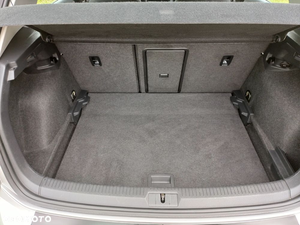 Volkswagen Golf - 16