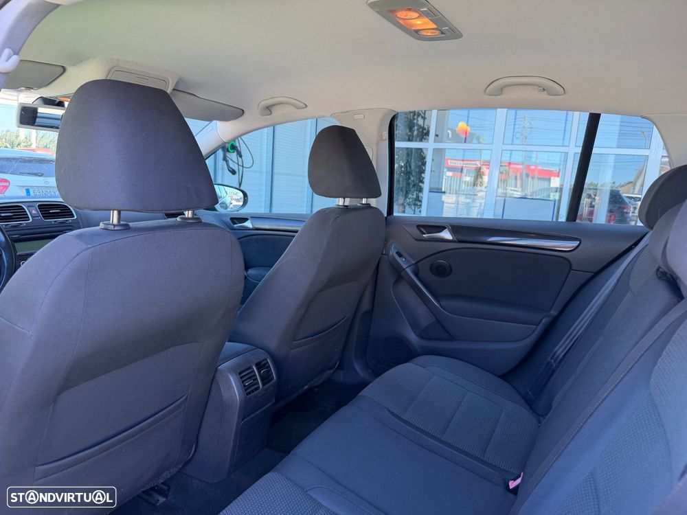 VW Golf 1.6 TDi Highline - 14